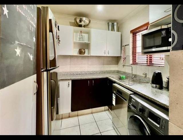 3 BEDROOM TOWNHOUSE FOR SALE IN NORTH RIDING